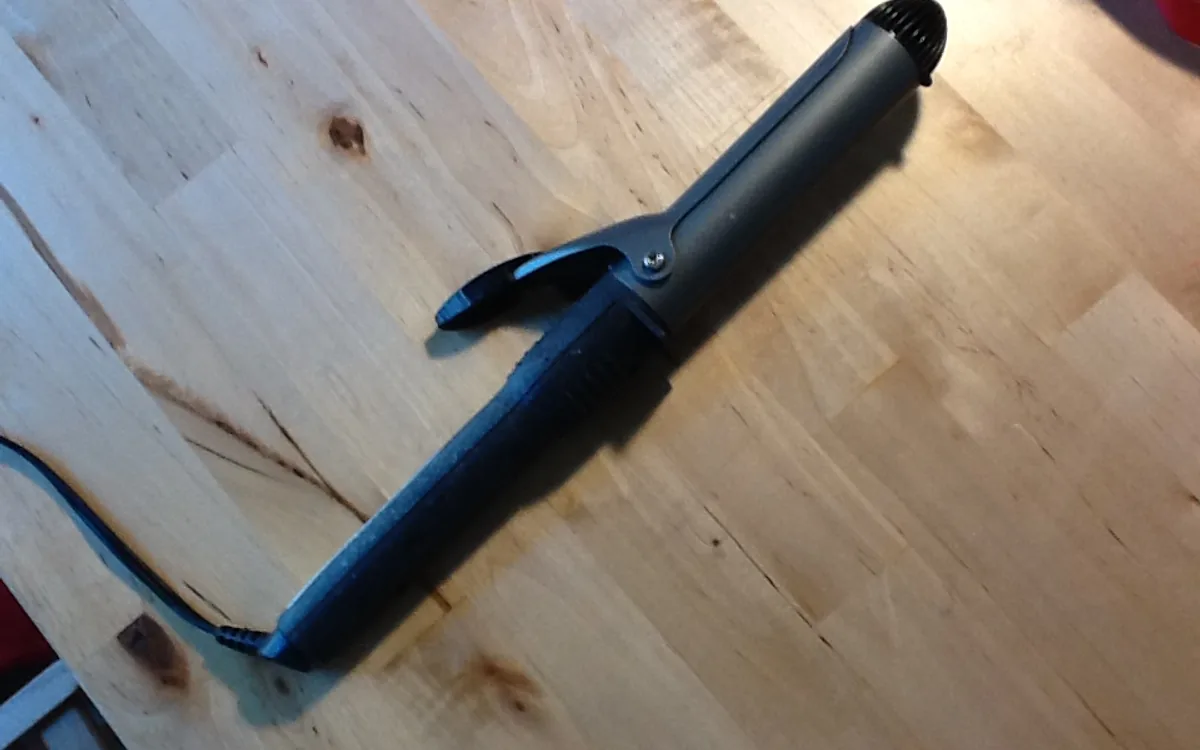 Teflon product and ceramic coating product compared on a car
